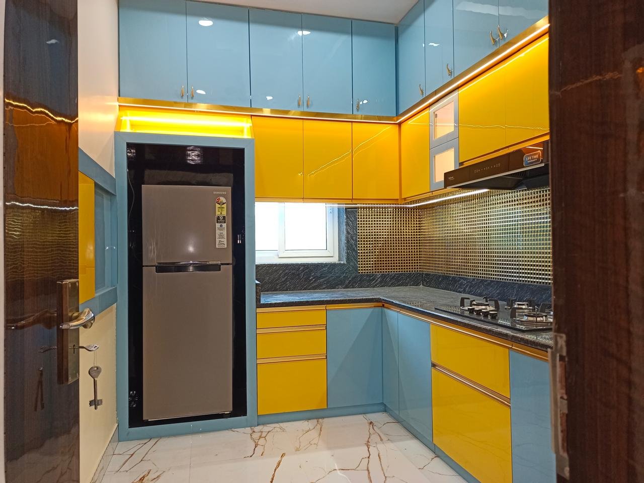 Real service photo modular kitchen