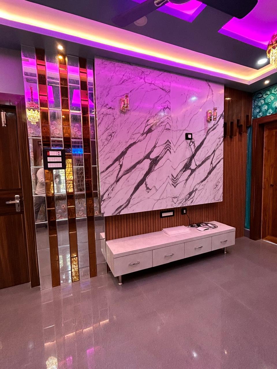 Real service photo premium wall panel